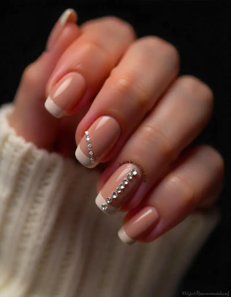 simple rhinestone nail designs
